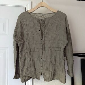 BABETTE olive sage green pleated snap button up long sleeve shirt top blouse